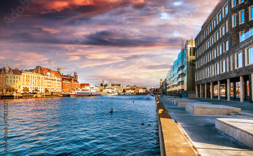 Obraz na plátně Beautiful cityscape, Malmo Sweden, canal at sunset