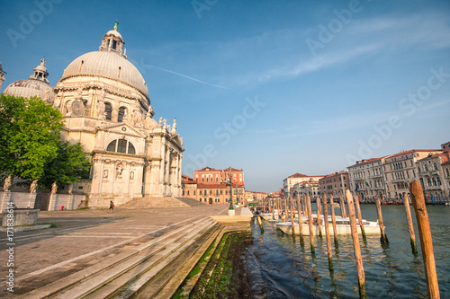 Obraz na płótnie Old cathedral of Santa Maria della Salute in Venice, Italy w salonie