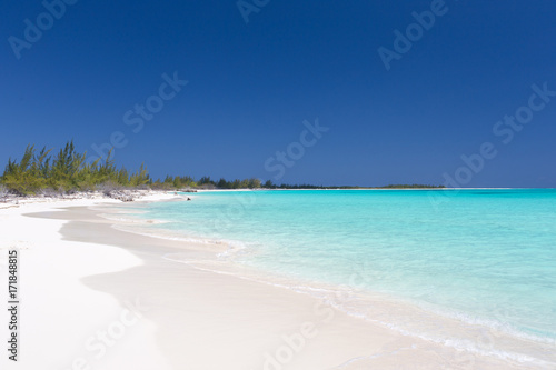 Landscape of the beach in the Caribbean Sea © Johan Sky