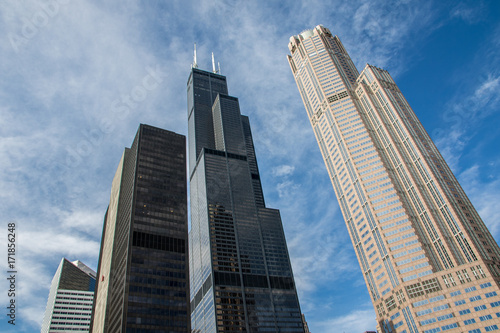 Wolkenkratzer ragen in Himmel von Chicago  Illinois