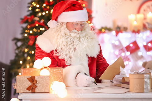 Authentic Santa Claus worki...