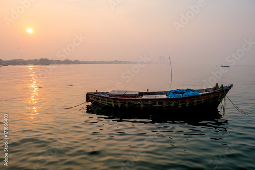 Boat & sunset view © Kulthida