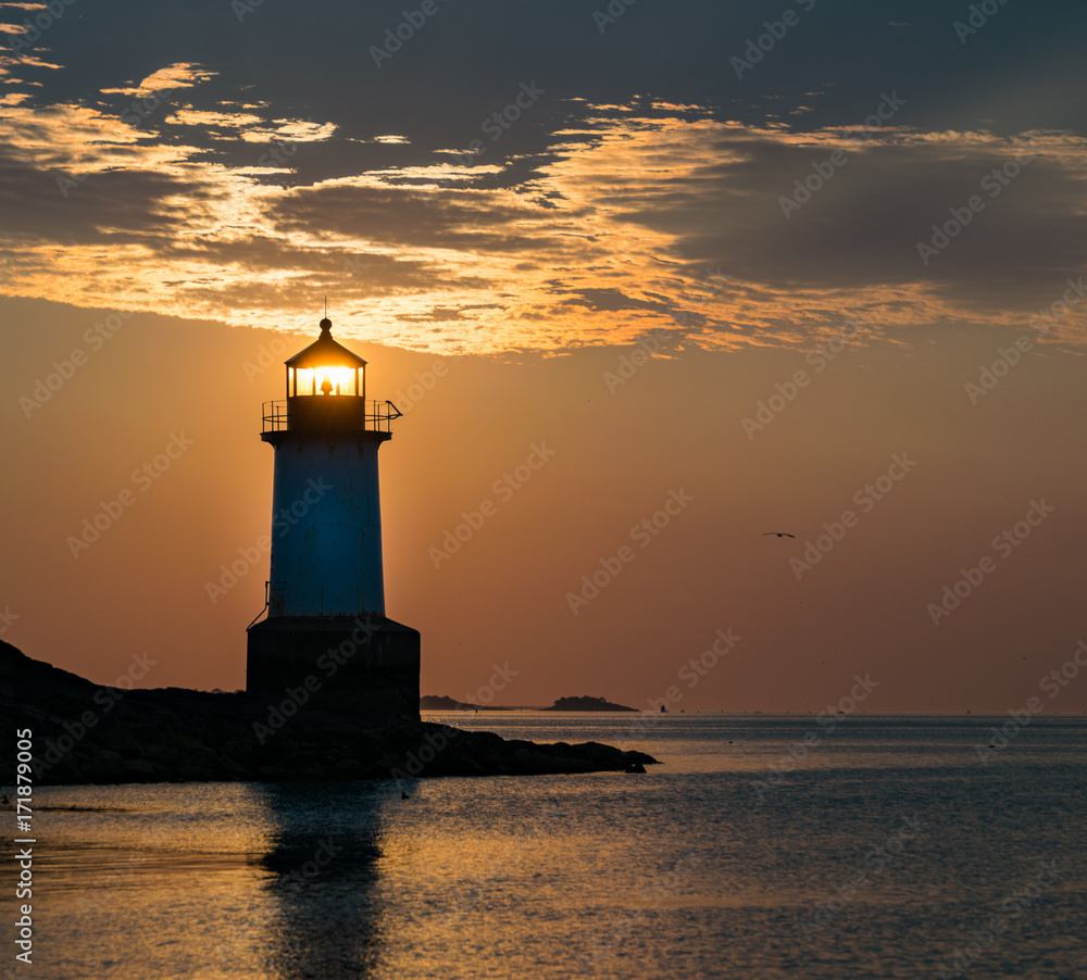Sunrise at Lighthouse in Salem Sunrise at Lighthouse in Salem