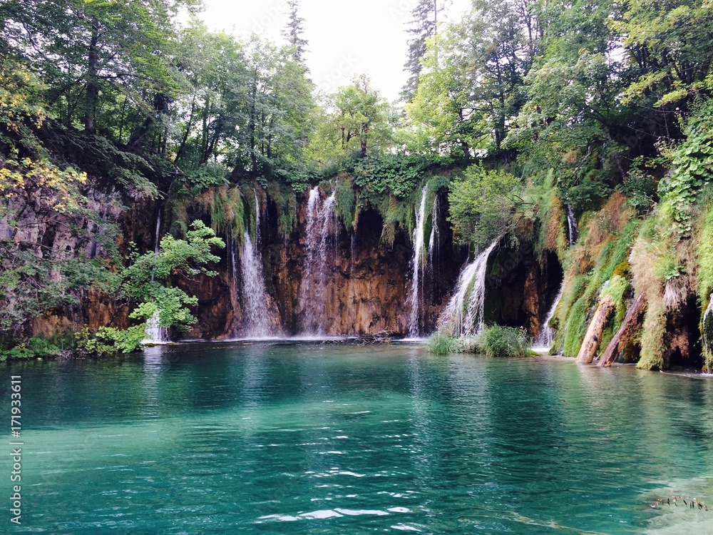 Wasserfälle in einem Naturpark Kroatiens Wasserfälle in einem Naturpark Kroatiens