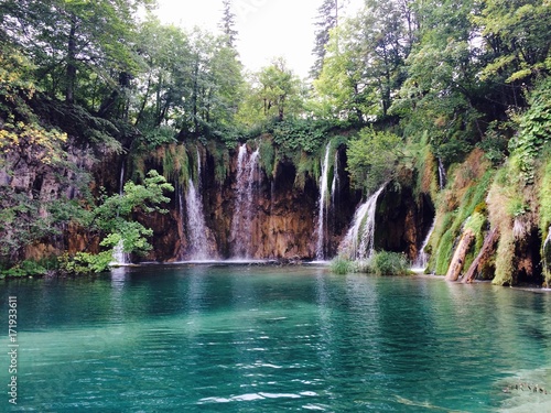 Wasserf  lle in einem Naturpark Kroatiens