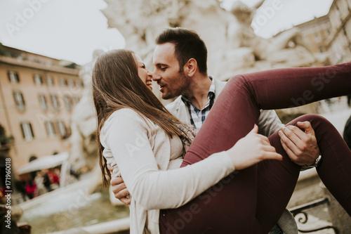 Canvas Print Loving couple in Rome, Italy