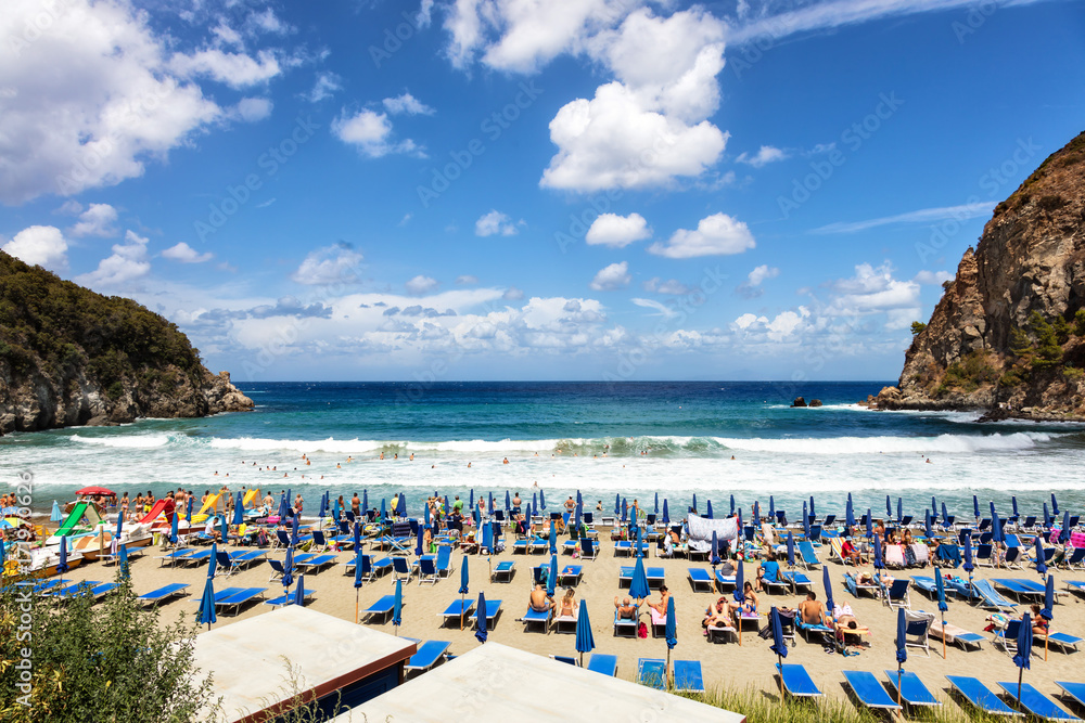 Obraz premium Plage du Parc Thermal Castiglione, Ischia, golfe de Naples, région de Campanie, Italie