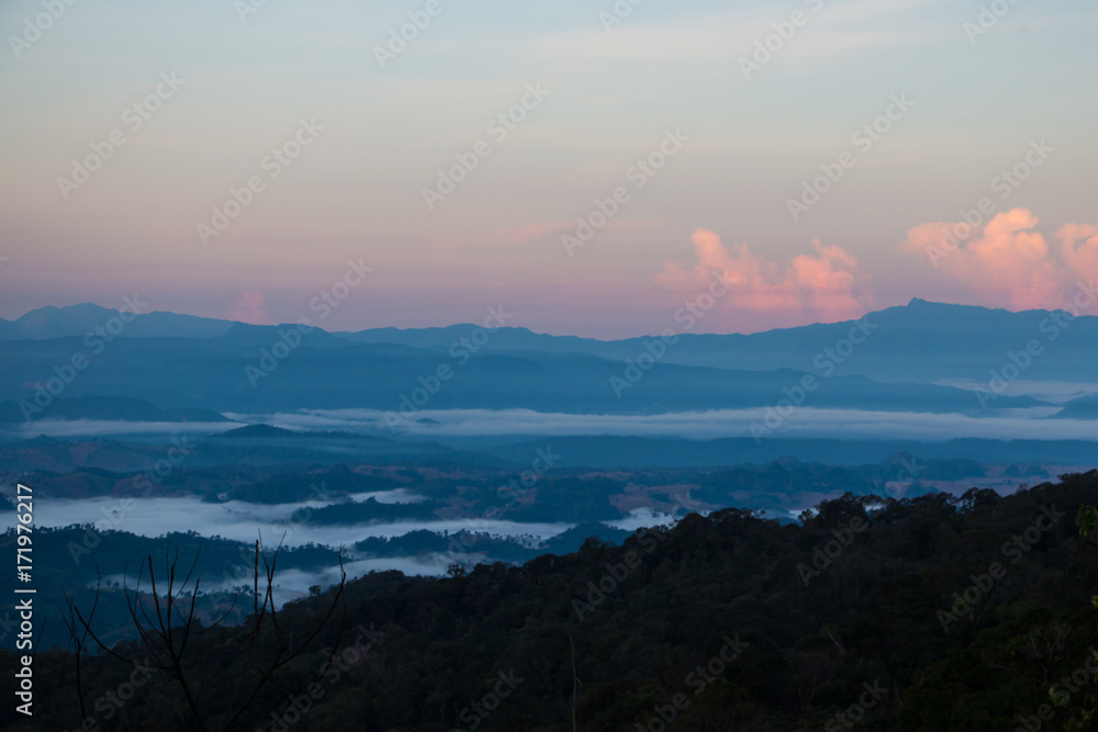 Obraz premium Sunrise on the mountain.