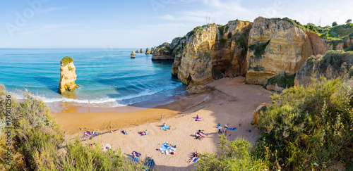 Praia Dona Ana, Küstenlandschaft bei Lagos Algarve, Portugal 