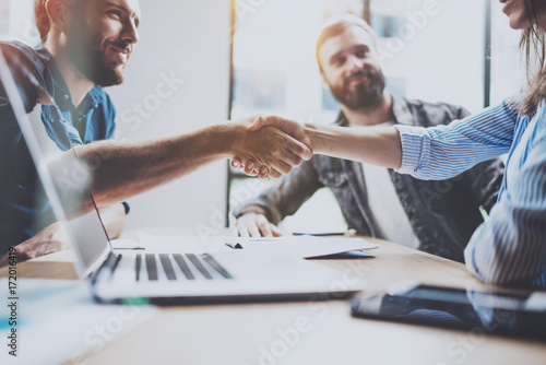 Obraz na plátně Business partnership handshake concept