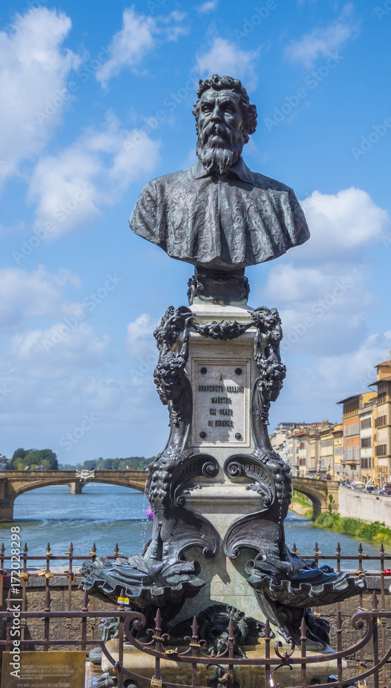 Statue of Benvenuto Cellini on Ponte Vecchio Bridge in Venice