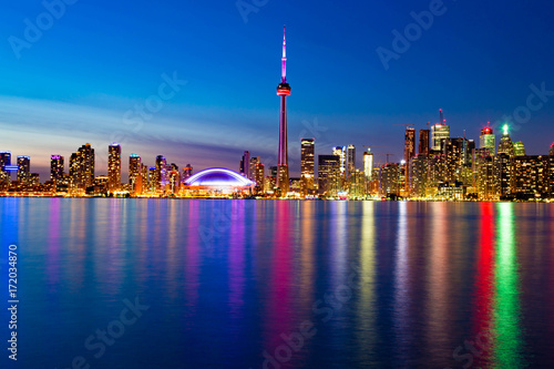 Canvas Print Toronto Downtown Skyline with lights reflection
