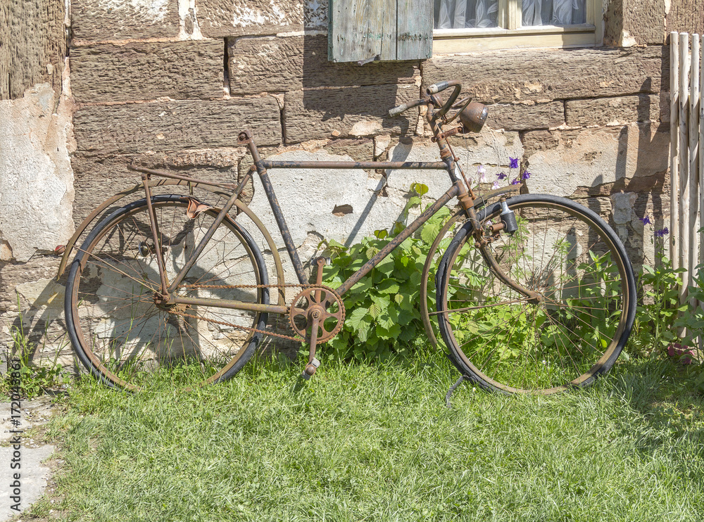 rundown bicycle rundown bicycle