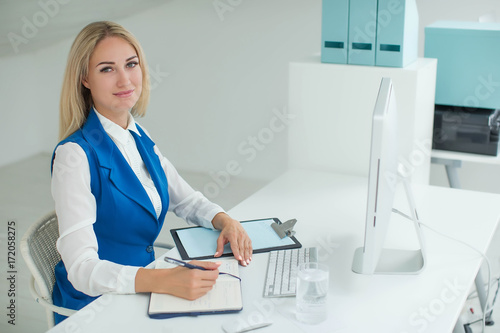 Woman in the office 