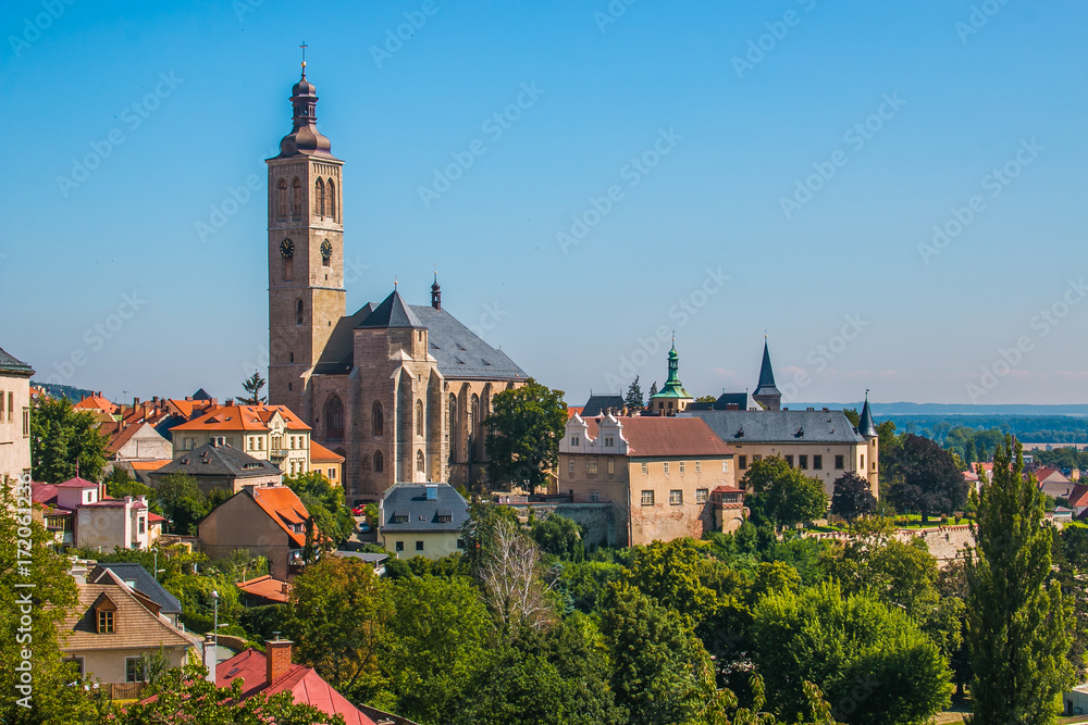 Veduta panoramica della cittadina medievale di Kutna Hora con la chiesa di San Giacomo