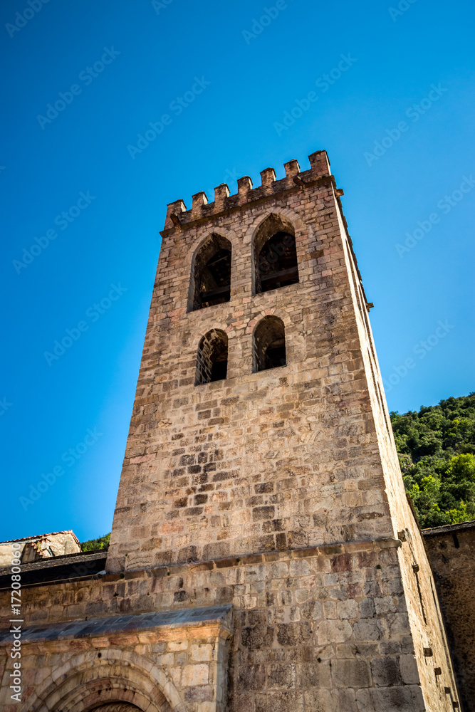 Le clocher de l'église Saint-Jacques de Villefranche de Conflent 