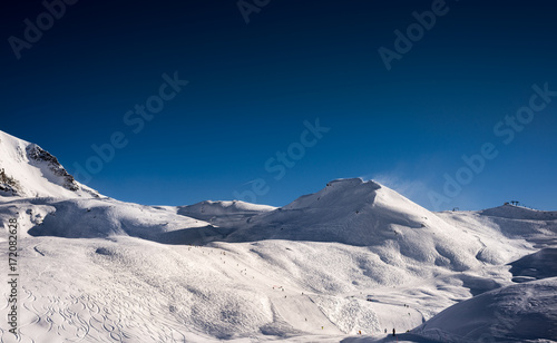 Ski resort panorama with blue sky (Bormio, Italy) © Alexandre Rotenberg