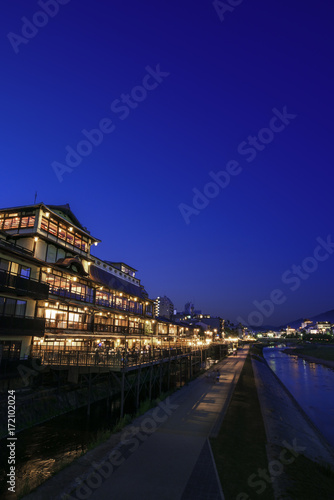 鴨川　納涼床