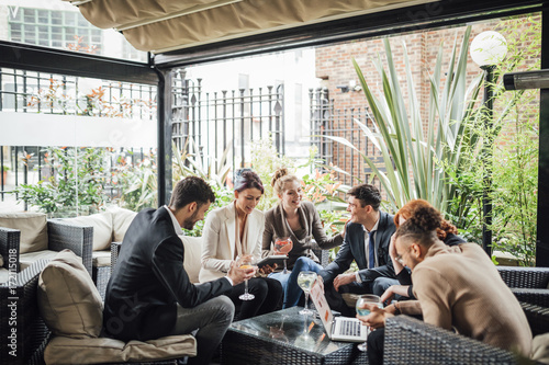 Canvas Print Business People Drinking After Work