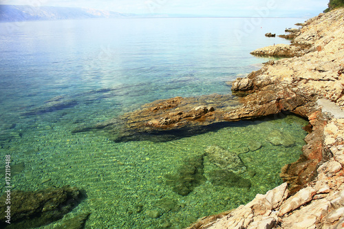 Felsküsten und Buchten in Kroatien