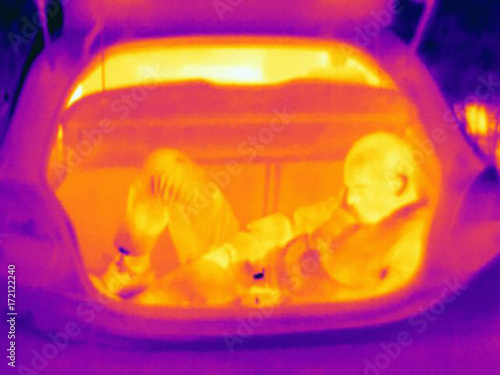 Thermal image illustrating people smuggling photo