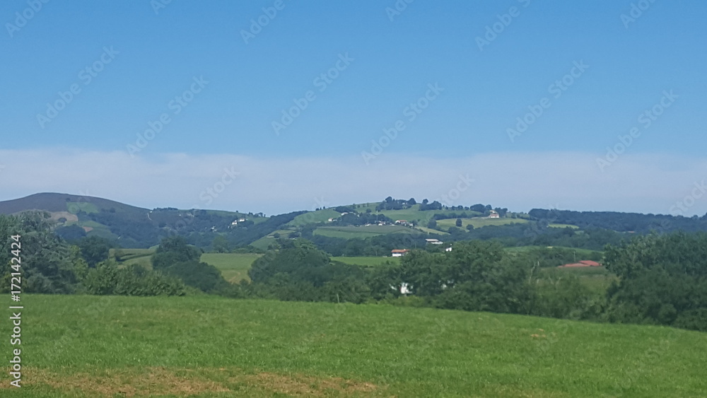 Fototapeta premium paysage entre france et espagne