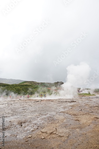 Heiße Quellen und Geysir Strokkur - Landschaft in Islands Süd-Westen / Golden Circle 