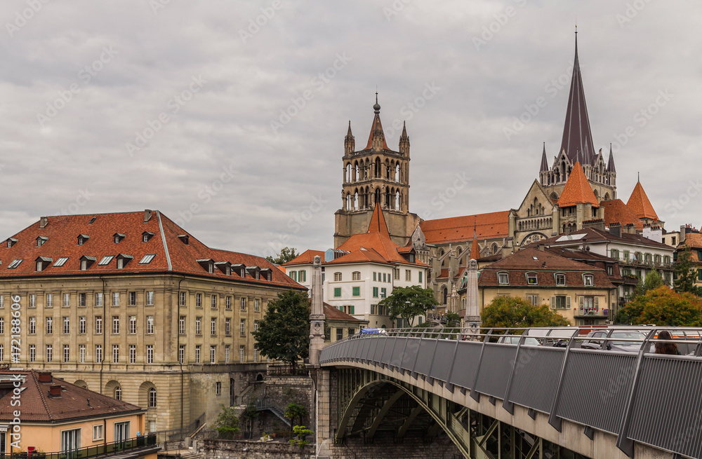 Naklejka premium Cathedrale and bridge in Lausanne