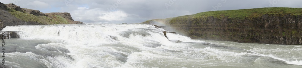 Wasserfall Gullfoss - Landschaft im Süd-Westen Islands / Golden Circle Wasserfall Gullfoss - Landschaft im Süd-Westen Islands / Golden Circle