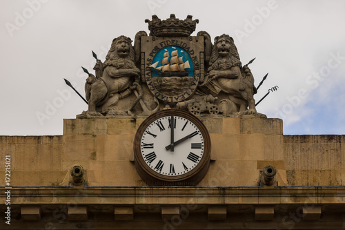 zwei Uhr photo