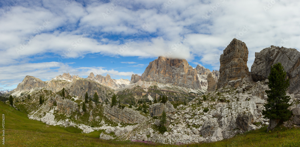 Cinque Torri cliffs, Five Towers , Dolomites, Italy Cinque Torri cliffs, Five Towers , Dolomites, Italy