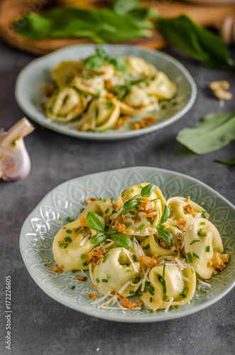Stuffed Tortellini garlic and spinach