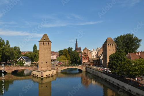 Straßburg, Elsaß, Frankreich, Europa / Strasbourg, Alsace: Petite France (Altstadt); Türme von Ponts Couverts mit Münster