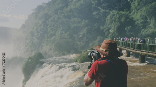 Fotografie Turista fotografando nas Cataratas do Iguaçu
