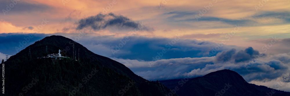 Obraz premium Colombian Mountain Sunset