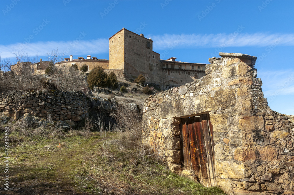 Panorámica de la villa medieval de Pedraza, en la provincia de Segovia, en España