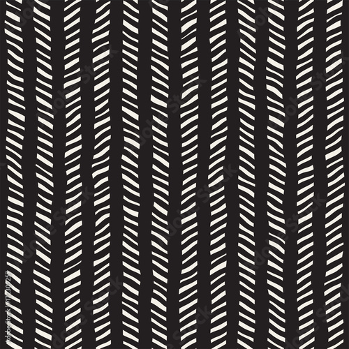 Hand drawn seamless pattern. Abstract geometric tiling background in black and white. Vector stylish doodle line lattice