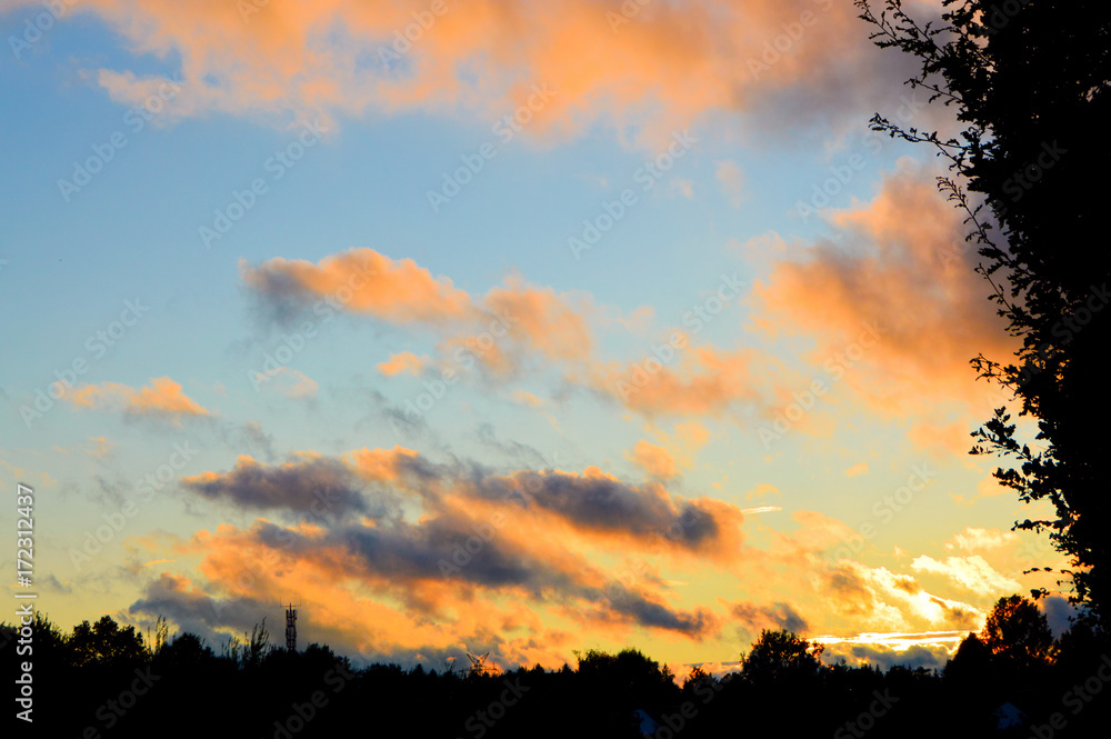 Wolken beim Sonnenuntergang