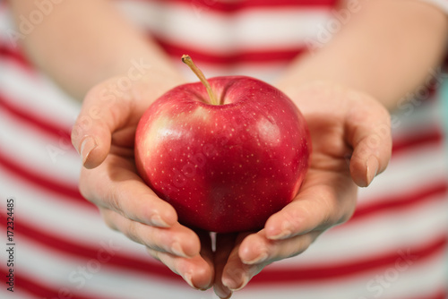 Tableau sur toile Red apple