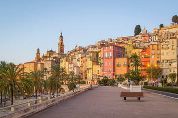 Acrylglasbilder Stadt am Wasser Menton Altstadt an der französischen Riviera  © tichr