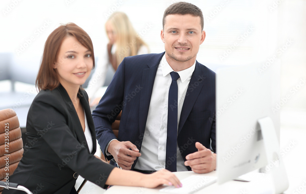 experienced employees of the company during working hours experienced employees of the company during working hours