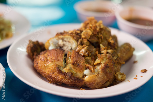 Fried chicken with garlic