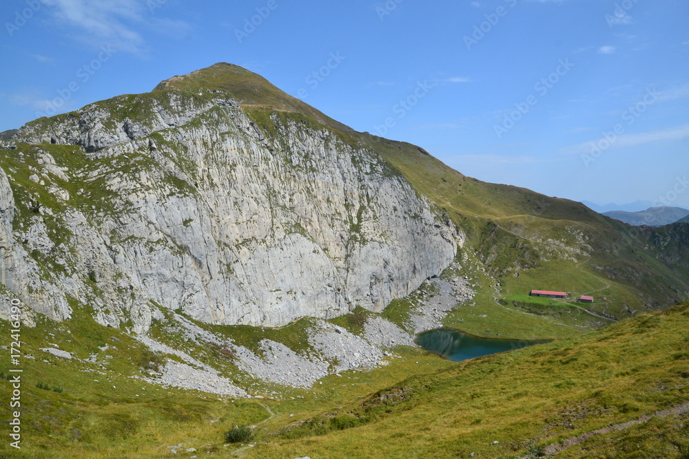 Fototapeta premium Alpi Carniche - Lago e Cima Avostanis