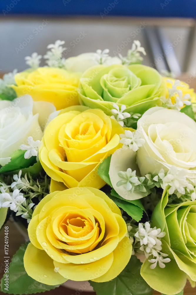 Obraz premium バラの花束、ウェディング、ブーケ、白、グリーン、イエロー