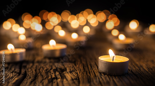Obraz na plátně Candles light in advent