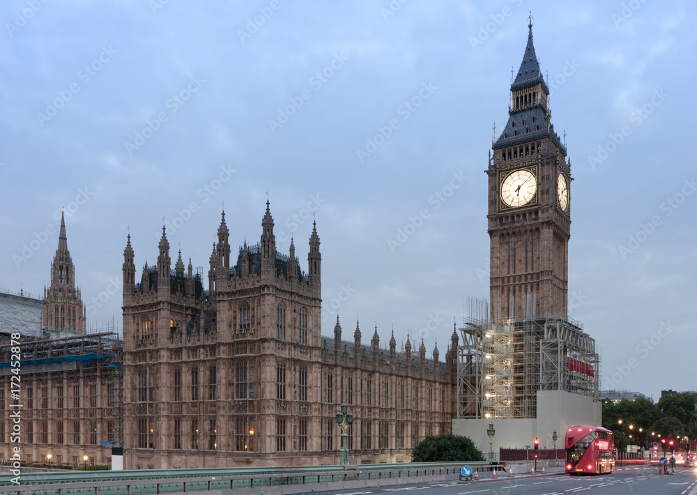 Obraz premium Westminster bridge, Big Ben in the morning