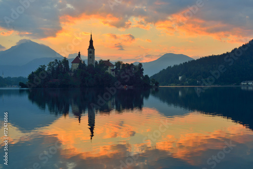 Sunrise in Bled © Lucian Constantin