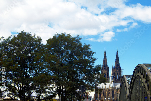 Blick von der Hohenzollernbrücke auf den Kölner Dom