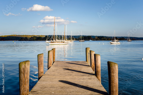 Картината върху платно Deserted Wooden Jetty on Connecticut River at Sunset