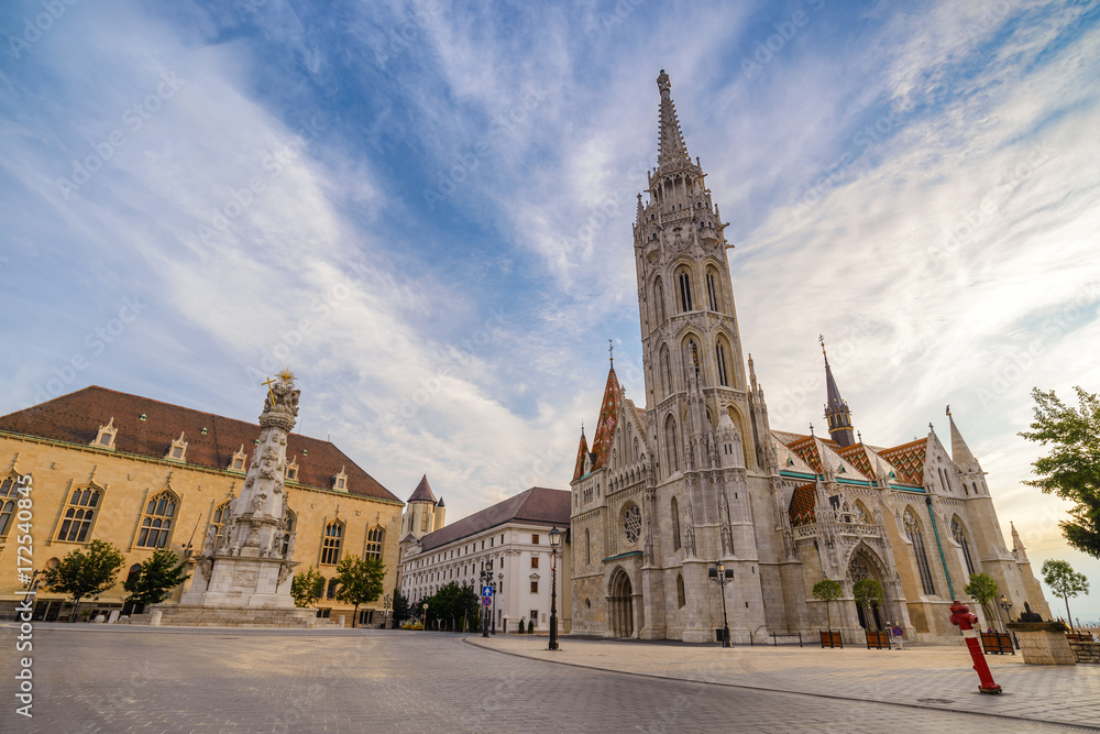 Fototapeta premium Budapest sunrise ciy skyline at Matthias Church, Budapest, Hungary